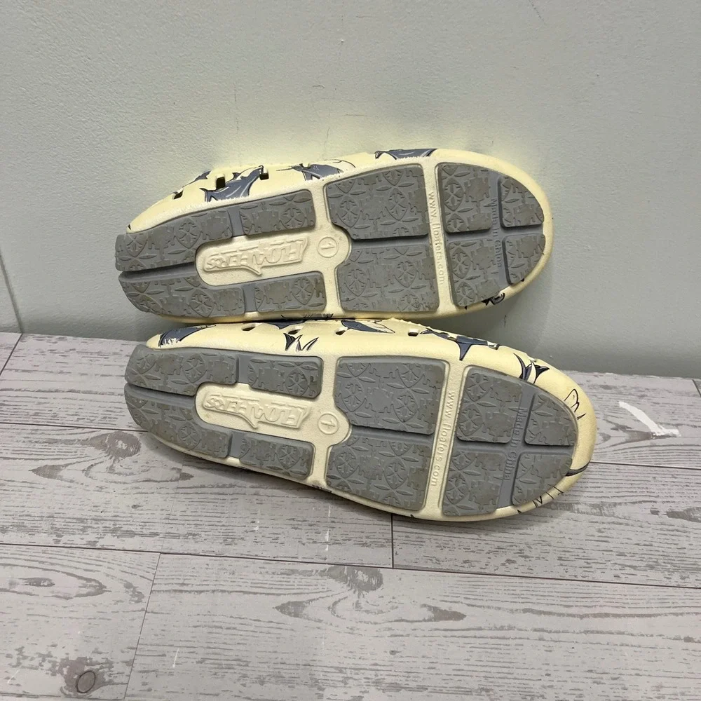 Floafers Kids Shark Print Porthole Loafers Cream Blue Water Shoes Size 1